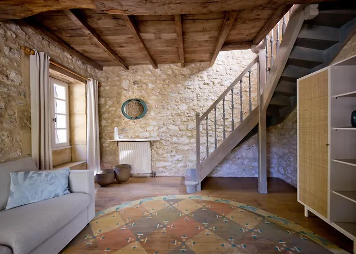 Village Des Elements Naussannes